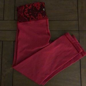 Lululemon size 4 reversible crop legging